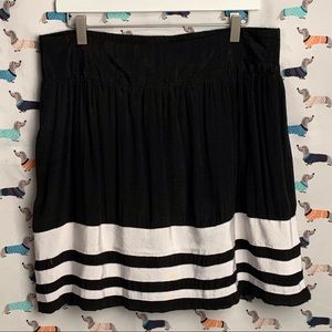 Maurice’s black & white skirt
